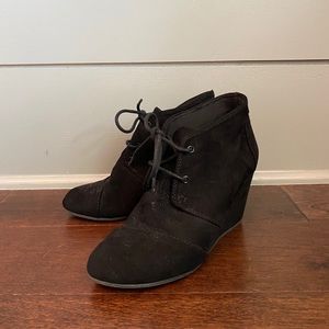Black suede wedges